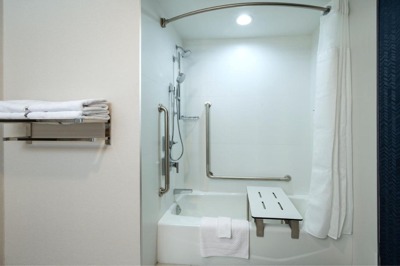 Fairfield By Marriott Inn & Suites 노스 베이 외부 사진